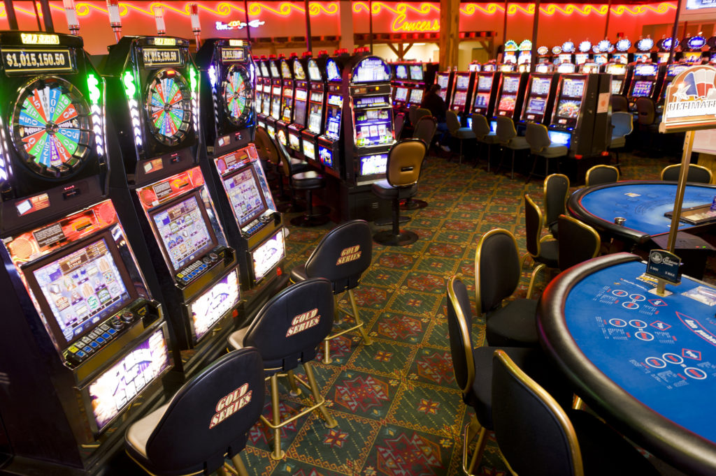 Slot Makinelerinde Yeni Çağ: Popüler Temalar ve Stratejiler